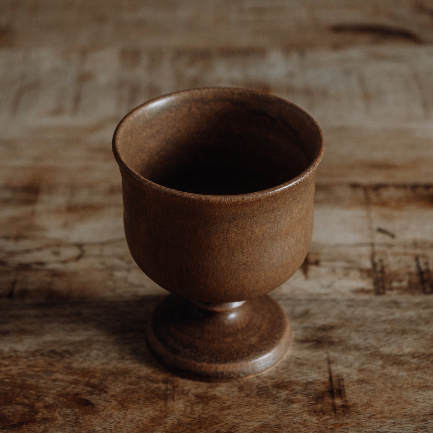 Beaded foot iced coffee cup (さびいろこはく)