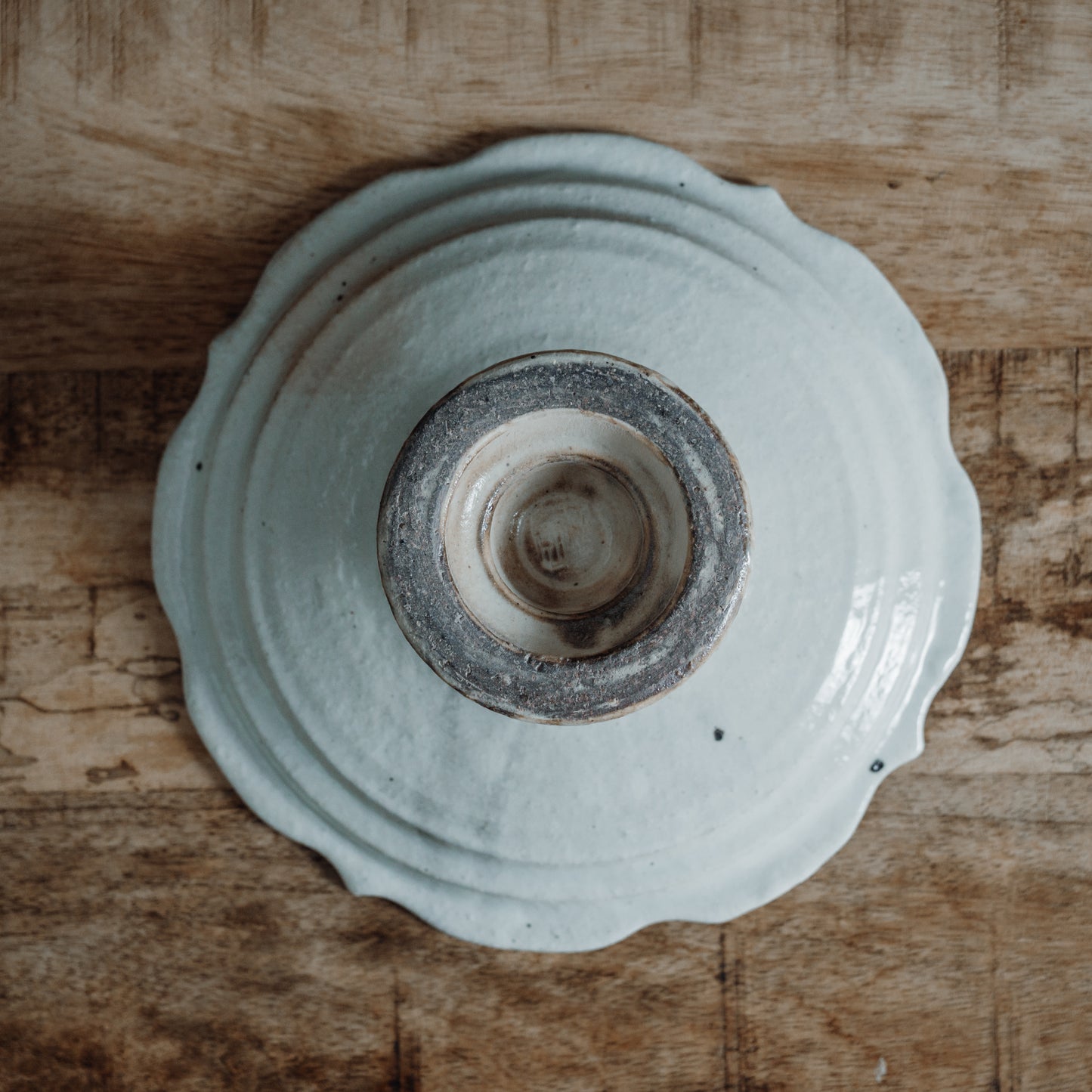 彫刻コンポート皿 18cm (鉄散)