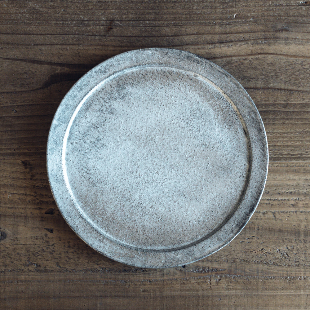 7寸細リム皿 (銀彩) フルカワゲンゴ おしゃれ かっこいい 高級感 食器 手作り シルバー メインディッシュ用 リム皿 ワンプレート皿 デザート皿 天然素材 自然素材 一点物 一点もの