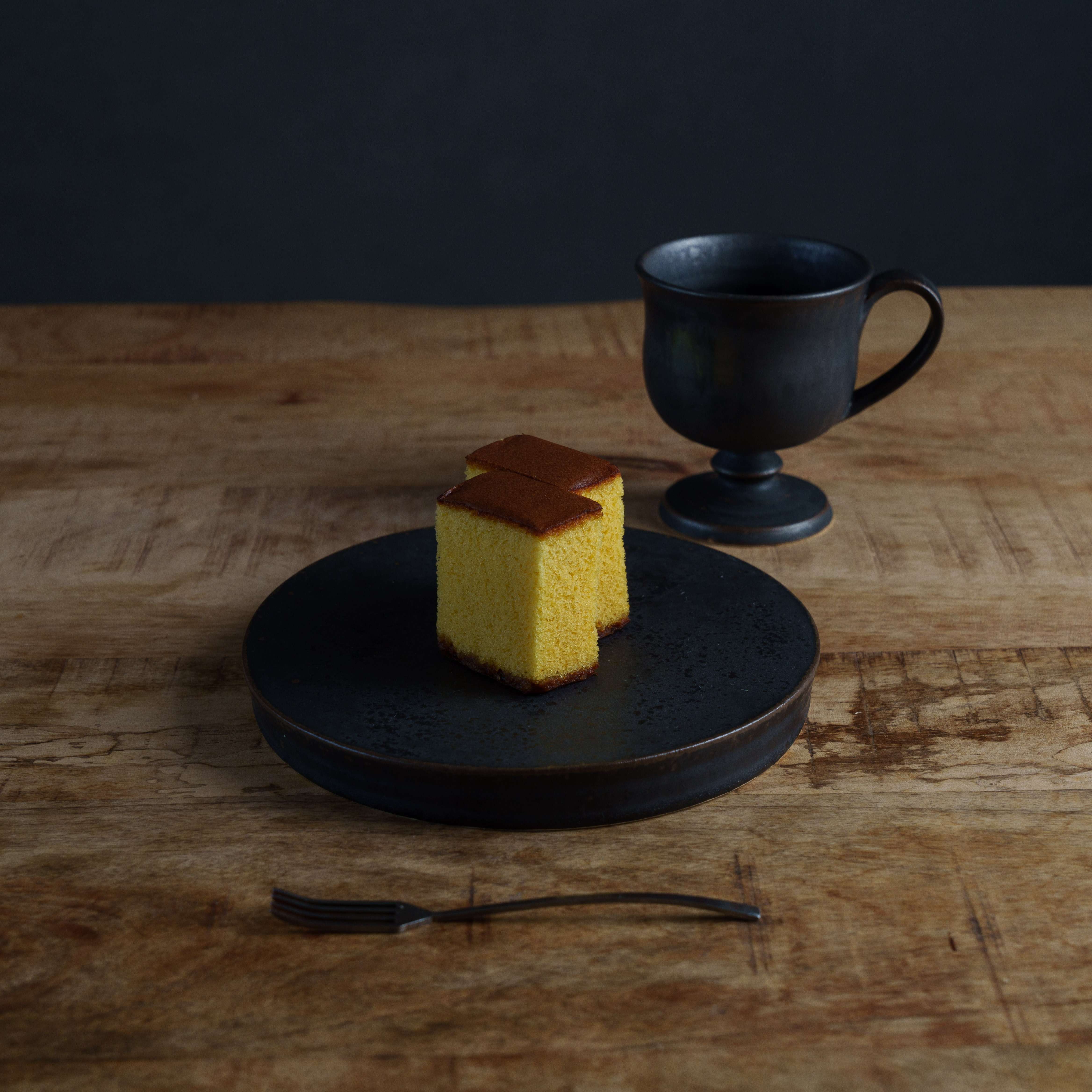 HORIZON PLATE 18 (すす)｜yoshida pottery 吉田正和のフラット